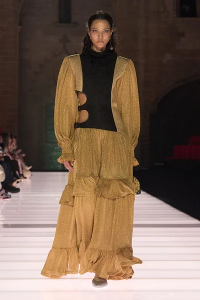 Look 14